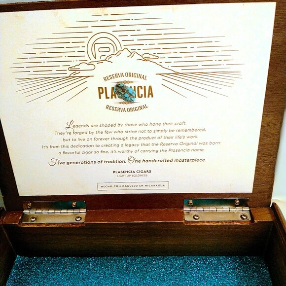 Suenos de Saundra Upcycled PLASENCIA, Crossbody/Shoulder Strap Cigar Box, Purse - Picture 11 of 13